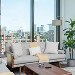Apartment Back-bay 2br Penthouse W Roof And Gym