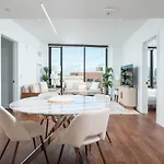 Back-bay 2br Penthouse W Roof And Gym Boston