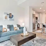 Luxury Downtown Seaport Apartment *
