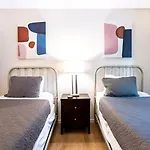 Exclusive 2Br Apt Downtown Seaport