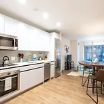 Exclusive 2br Downtown Seaport Apartment *