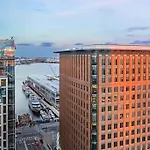 High-End 2Br 2Ba Unit In Seaport