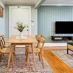 Apartment Walk To Constitution Beach: Mid-century Gem *