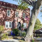 Walk To Constitution Beach: Mid-Century Boston Gem