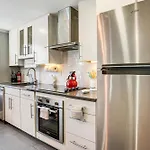 Apartment Walk To Constitution Beach: Mid-century Gem