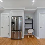 Modern Luxury Steps From Zoo & Golf Course