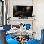 Apartment Furnished In Downtown *