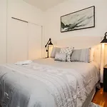 Top-Floor 2Br Renovated Bliss!