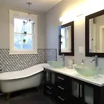 Holiday home Park-side In Jamaica Plain Boston