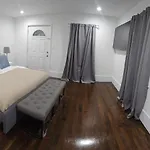 Holiday home Brand New 4br House 20min Downtown