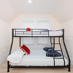 76-2 5Br Cozy Apartment In Boston