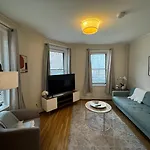 Cozy 1 Bed Near Medical Apartment *