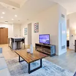 Luxury Apt Heart Of Seaport