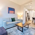 Apartment Luxury Heart Of Seaport Boston