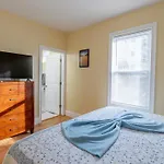 233-1 4br - Cozy Near Mbta Station Apartment *