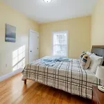 Apartment 233-1 4br - Cozy Near Mbta Station
