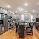233-1 4br - Cozy Near Mbta Station Apartment