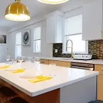 82 - 3br - Stylish Near Mbta Apartment Boston