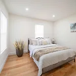 82 - 3br - Stylish Near Mbta Boston