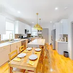 Apartment 82 - 3br - Stylish Near Mbta