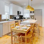 82 - 3br - Stylish Near Mbta Apartment Boston