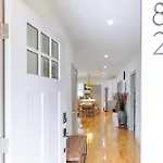 82 - 3br - Stylish Near Mbta * Boston