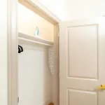 82 - 3br - Stylish Near Mbta Apartment *
