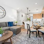Apartment Luxury Furnished Near Logan Airport *