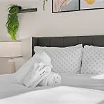 Apartment Furnished In Downtown *