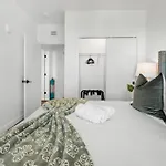 Luxury Furnished Near Logan Airport Apartment Boston