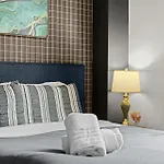 Furnished Loft Style In Southend * Boston