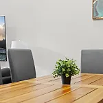 Furnished Loft Style In Southend