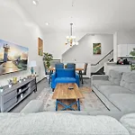 Furnished Loft Style In Southend Apartment