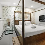 Furnished Loft Style In Southend Boston