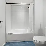 Luxury Furnished Near Logan Airport Apartment *
