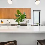 Apartment Luxury Furnished Near Logan Airport *