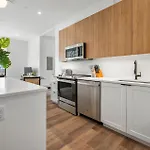 Luxury Furnished Near Logan Airport *