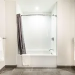 Luxury With Gym * Boston