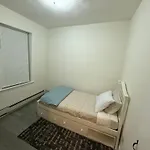 Apartment Cozy And Convenient Allston With Private Parking