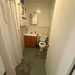 Apartment Cozy And Convenient Allston With Private Parking