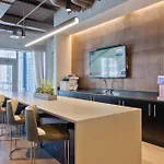 Bright Apt Downtown With Gym