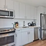 Apartment Private Seaport With Gym Boston