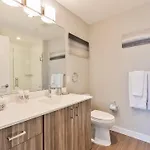 Apartment Private Seaport With Gym