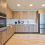Luxury With Kitchen And Gym Boston