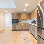 Luxury With Kitchen And Gym