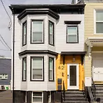 Modern East 2 Bed 2 Bath *
