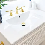 Modern East 2 Bed 2 Bath *