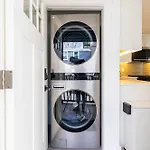 Apartment Modern East 2 Bed 2 Bath Boston