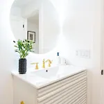 Apartment Modern East 2 Bed 2 Bath