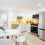 Apartment Modern East 2 Bed 2 Bath Boston